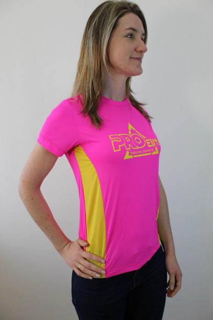 Camiseta baby look manga curta rosa